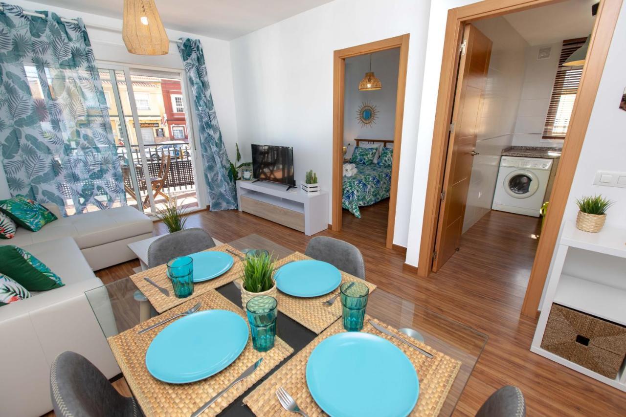 מאלגה Holidays By The Sea Apartments מראה חיצוני תמונה